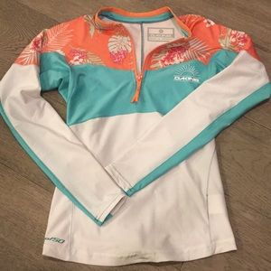 Dakine women’s rash guard in medium